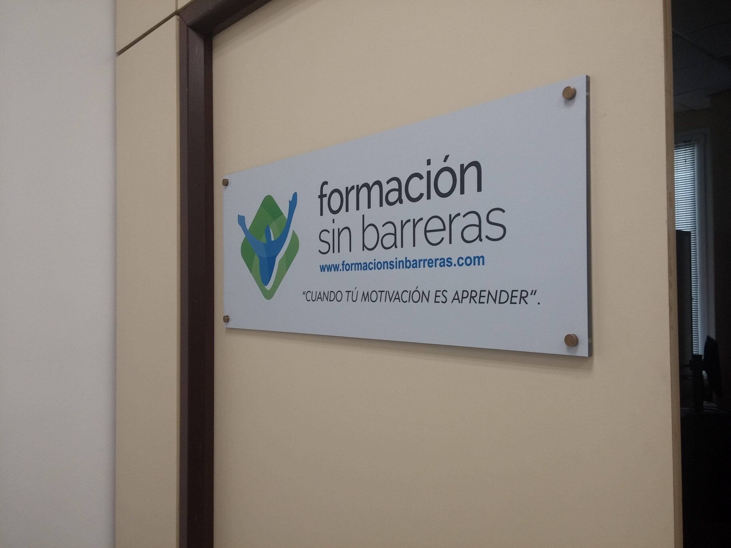 Metacrilato Transparente 4MM - Imagen 3