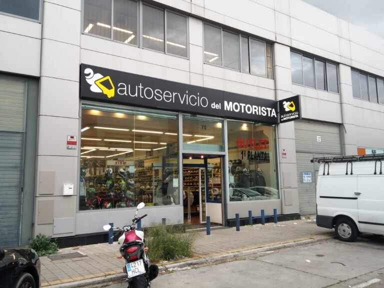 Rótulo de fachada de Autoservicio del Motorista